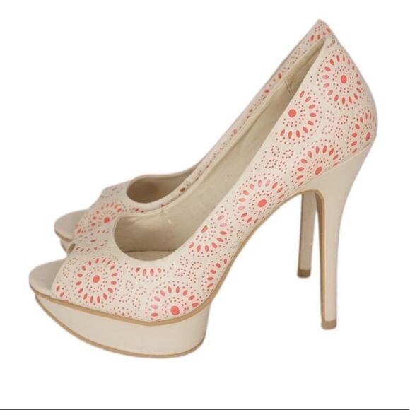 Elle Nude/Pink 'Elanne' Platform Pumps with Peep Toe, Size 8.5 - Picture 3 of 8